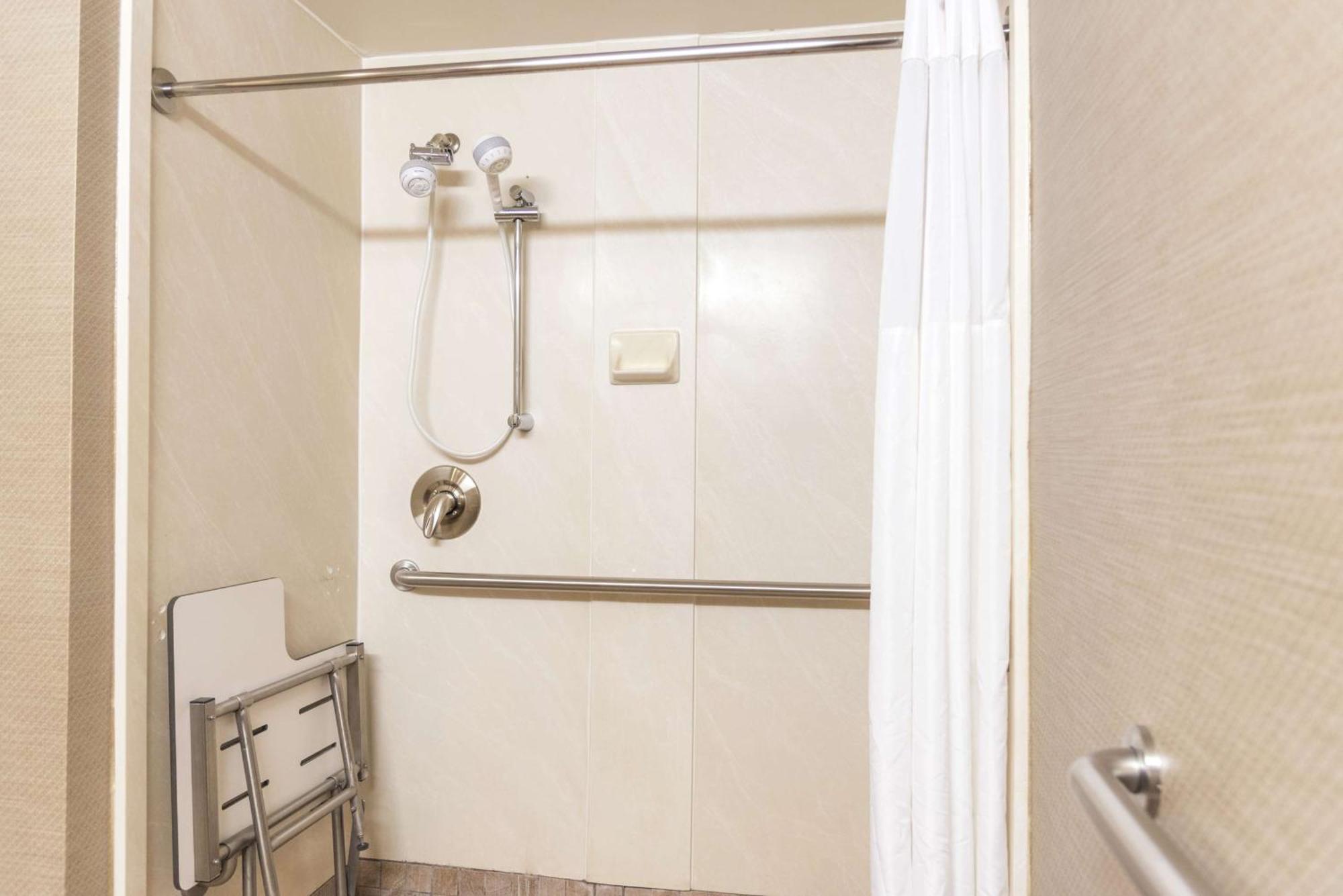 Hampton Inn Muskegon Muskegon Heights Extérieur photo
